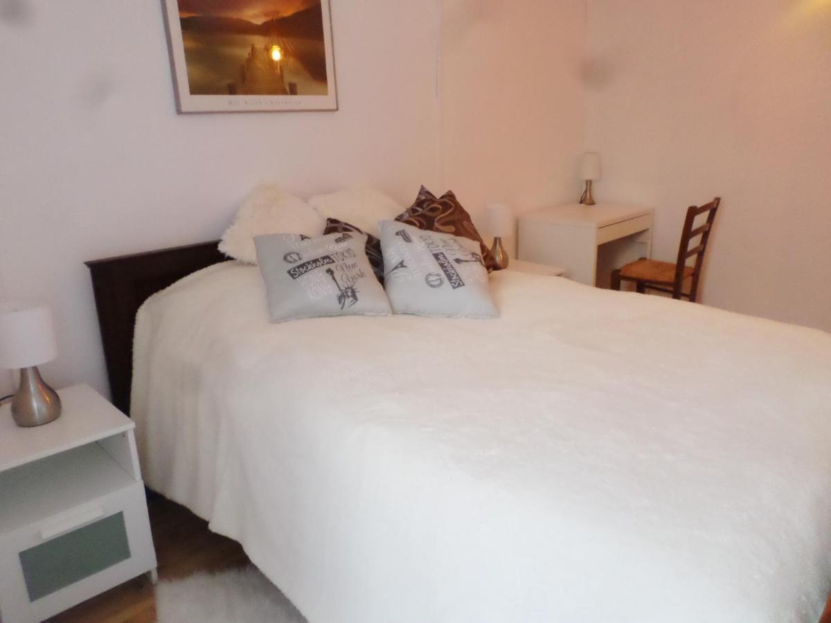 Les Marronniers Bed & Breakfast La Chapelle-sous-Brancion Exterior photo