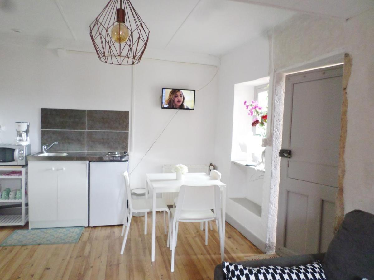 Les Marronniers Bed & Breakfast La Chapelle-sous-Brancion Exterior photo